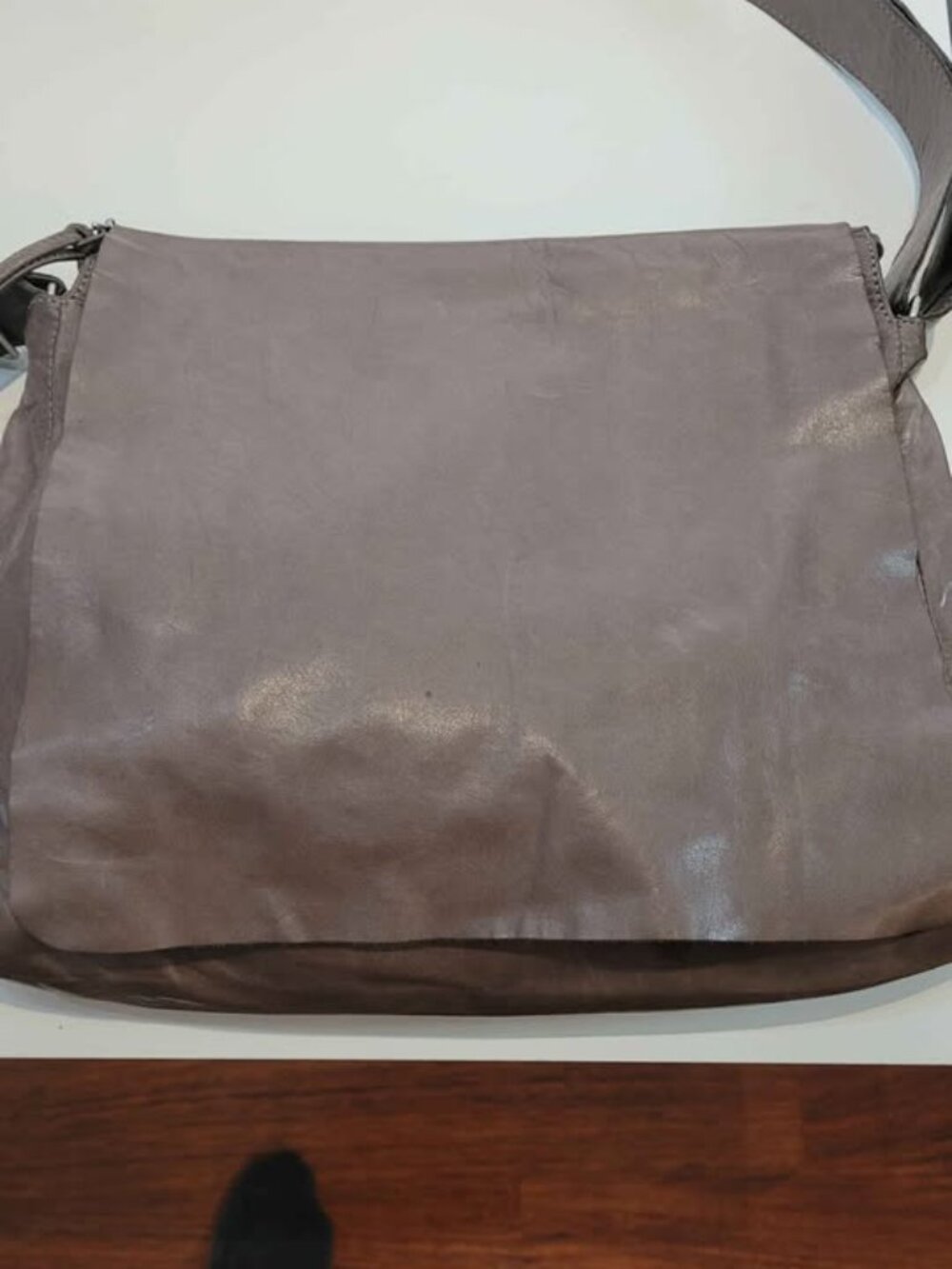 MO851 Messenger Bag